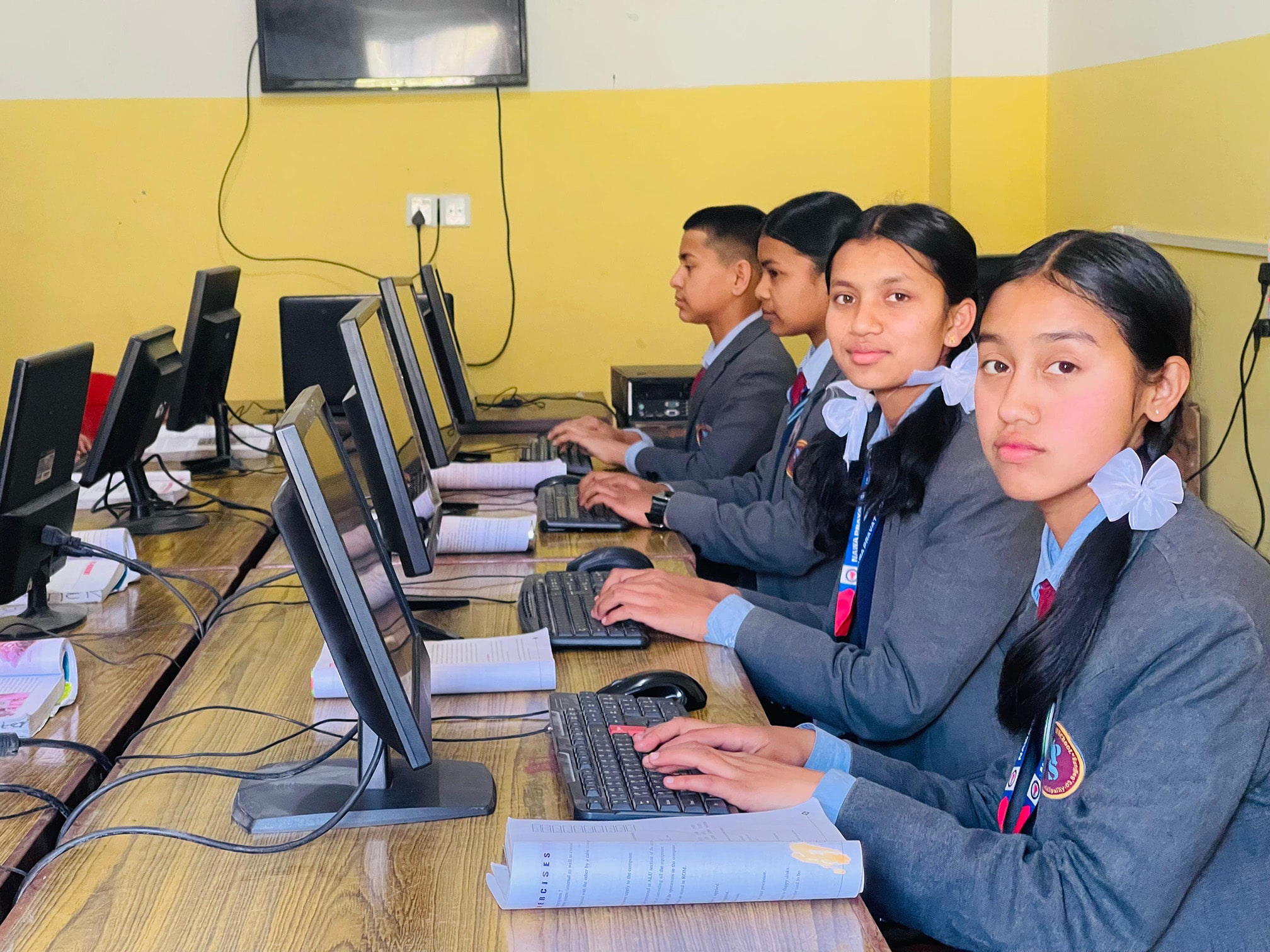 Welcome to Nawa Pravat School