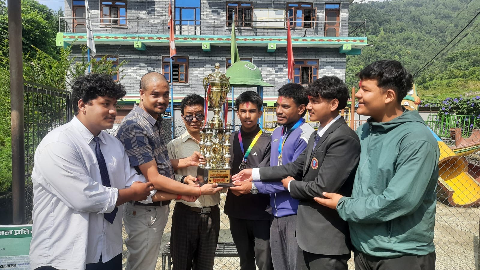 नव प्रभात स्कुलबाट प्रतिनिधित्व गरेकाे क्लब, पुरुष फुटबल प्रतियोगितामा विजयी